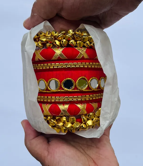 Navya-_Handmade_Bangles_(Stack_of_7)
