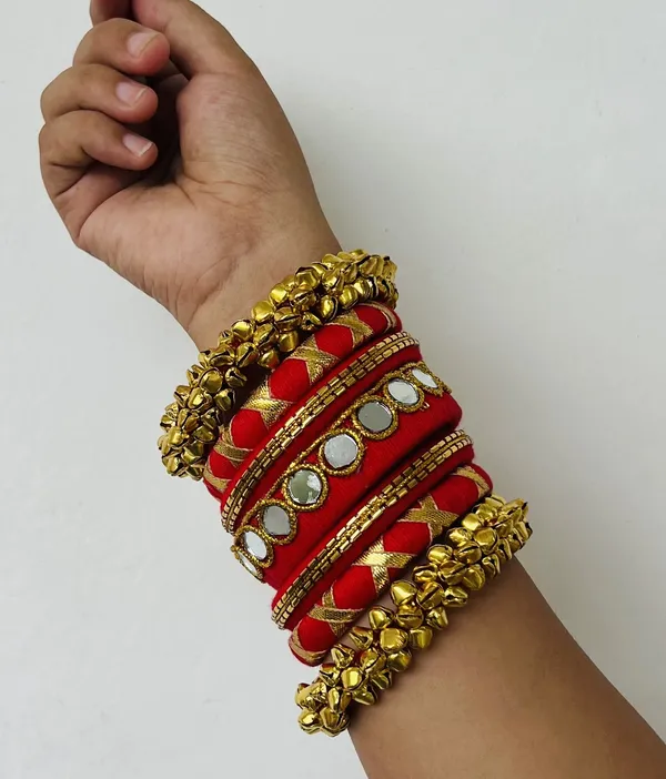 Navya-_Handmade_Bangles_(Stack_of_7)