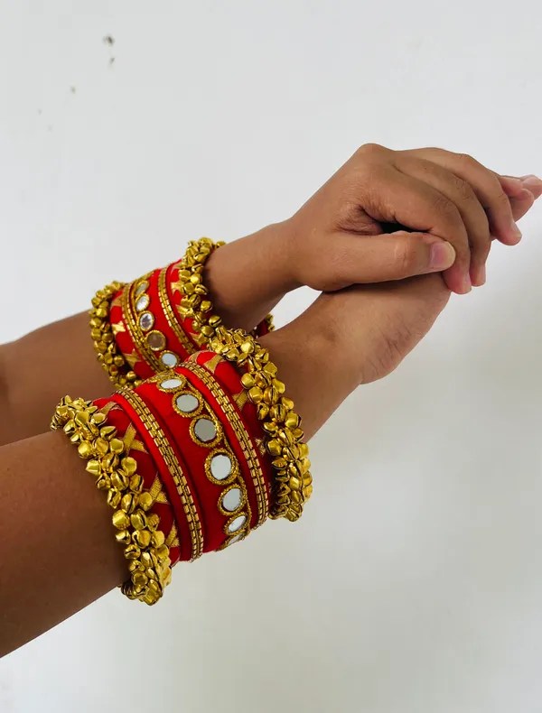 Navya-_Handmade_Bangles_(Stack_of_7)
