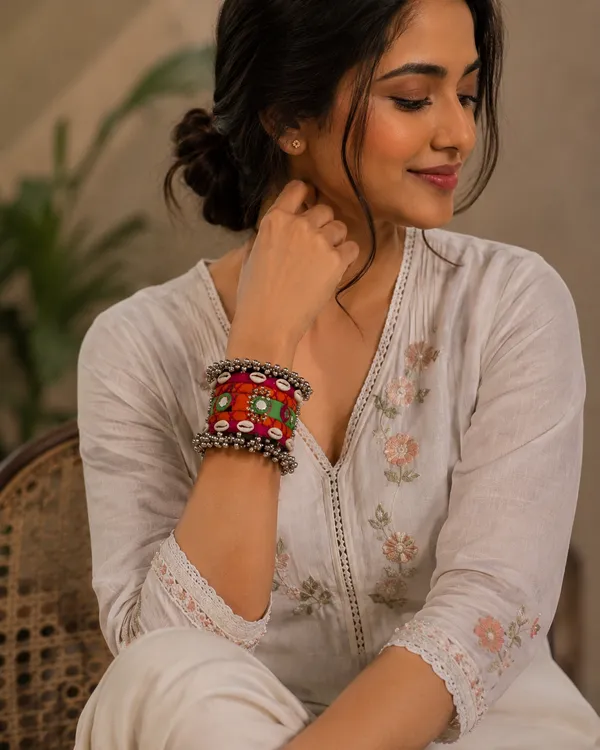 Jhanak_-_Handmade_Bangles_(Stack_of_7_)
