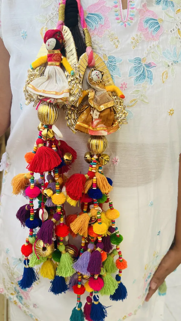 Nakhra_-_Colorful_Parandi
