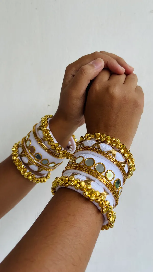 Navya-_Handmade_Bangles_(Stack_of_7)