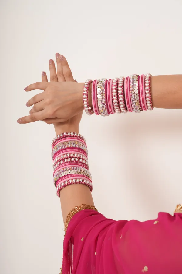 Pinky_-_Stack_of_10_bangles_(One_hand)