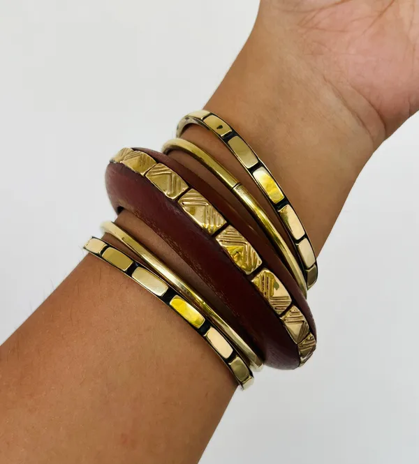 Ria_-_Wooden_Bangle_(Stack_of_5_bangles)
