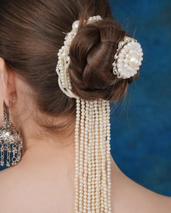 Ruhi_-_Pearl_Hair_Combo_of_3_(Gajra_+_Hairstring_+_Pin)