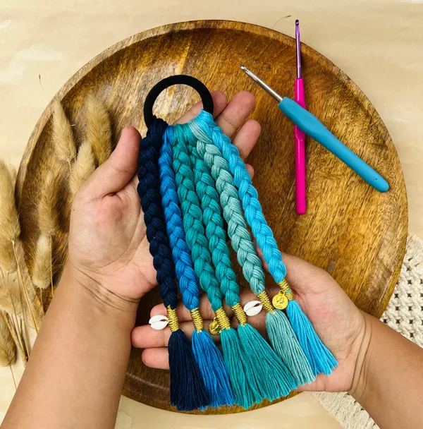 Siya_-_Short_Hair_Strings_(Blue)