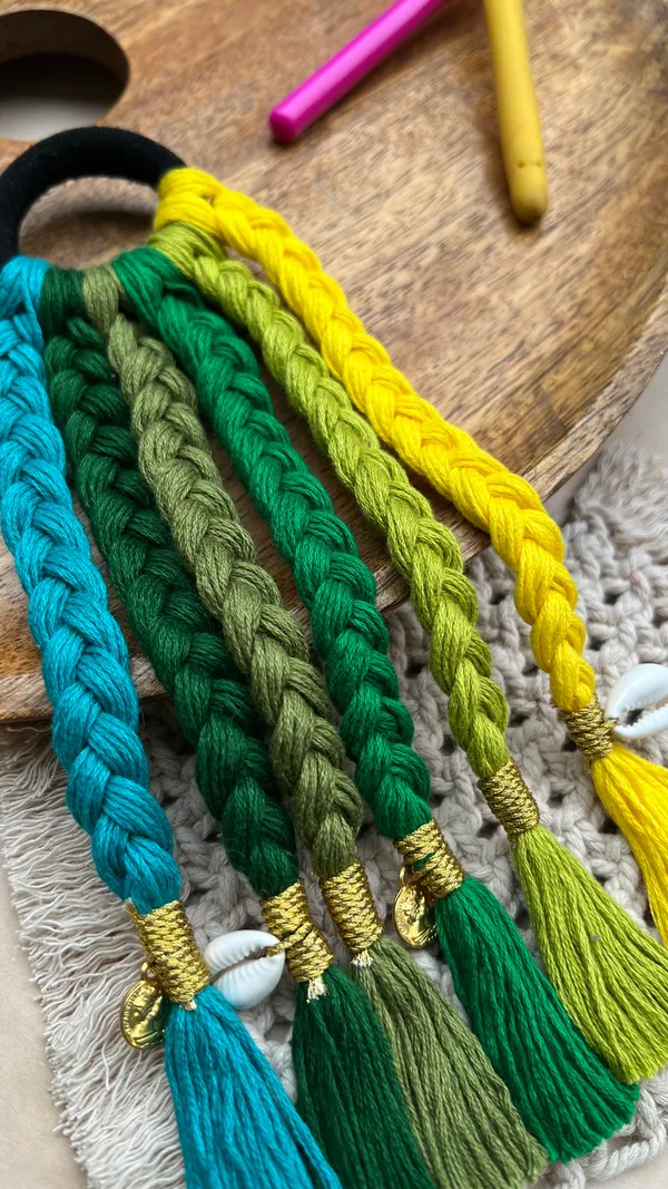 Siya_-_Short_Hair_Strings_(Green)