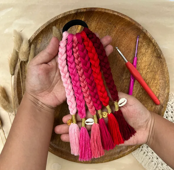 Siya_-_Short_Hair_Strings_(Pink)