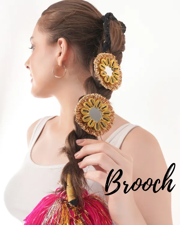 Desi_Jalwa_-_Boho_Handmade_Parandi_with_2_brooches