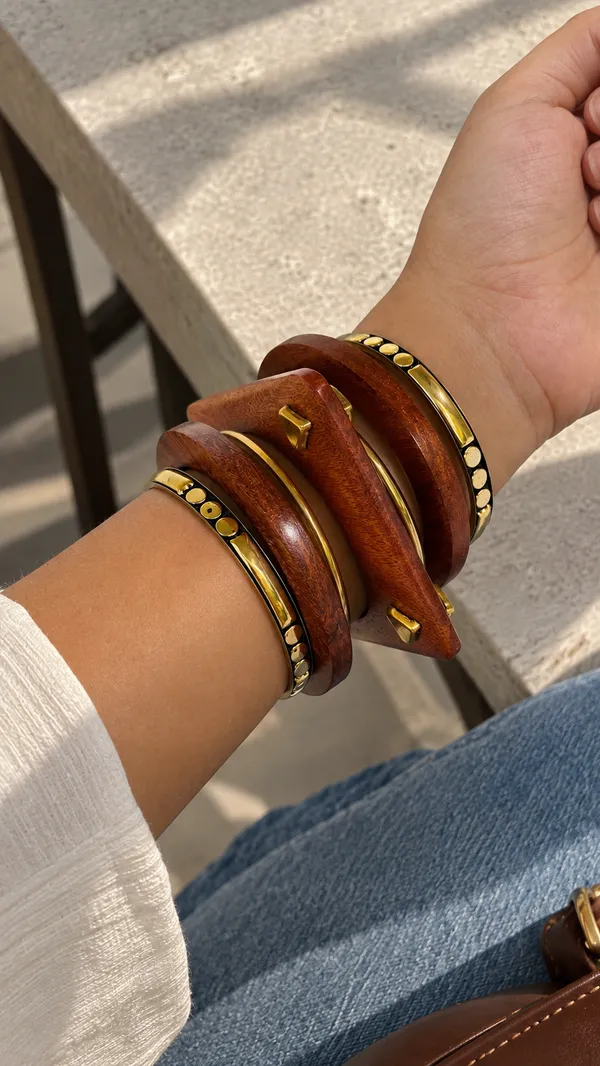 Zia_-_Wooden_Bangle_(Stack_of_7_bangles)