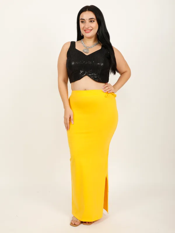 Yellow_Cotton_Saree_Shapewear_For_Women_&_Girls