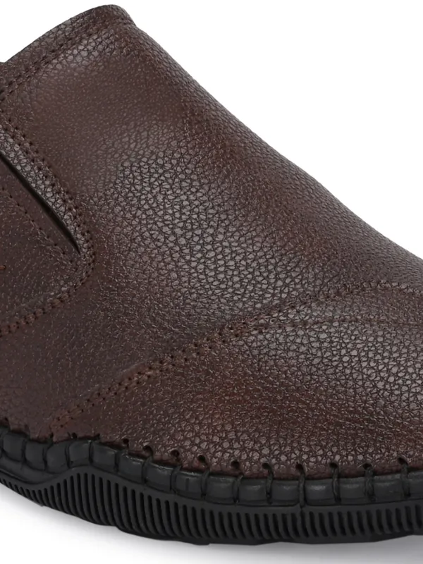 KASTAVA_Lightweight_Comfort___Trendy_Premium_Stylish_Slip_On_For_Men_(Brown)