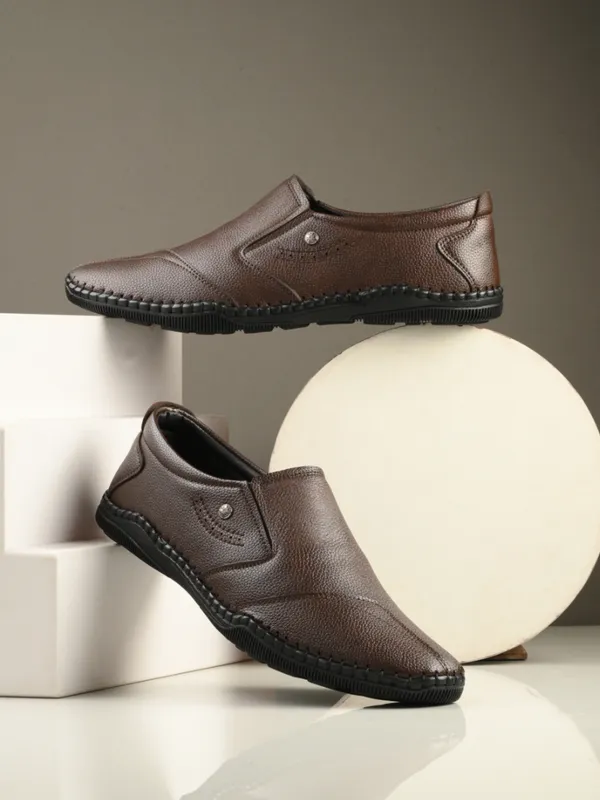 KASTAVA_Lightweight_Comfort___Trendy_Premium_Stylish_Slip_On_For_Men_(Brown)