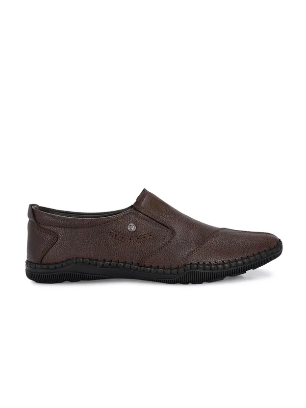 KASTAVA_Lightweight_Comfort___Trendy_Premium_Stylish_Slip_On_For_Men_(Brown)