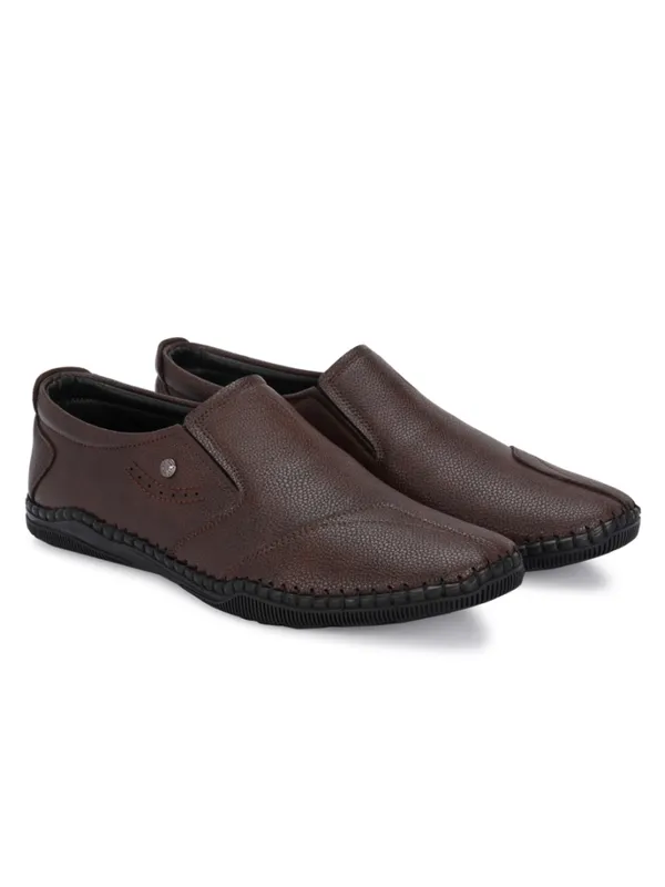 KASTAVA_Lightweight_Comfort___Trendy_Premium_Stylish_Slip_On_For_Men_(Brown)