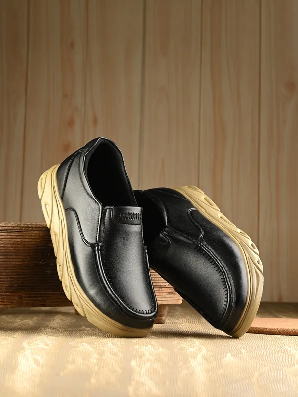 KASTAVA_Premium_Comfortable_Everyday_Edge_Canvas_Shoes_For_Men_(Black)