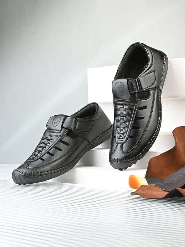 KASTAVA_Men_Sandals_(Black)