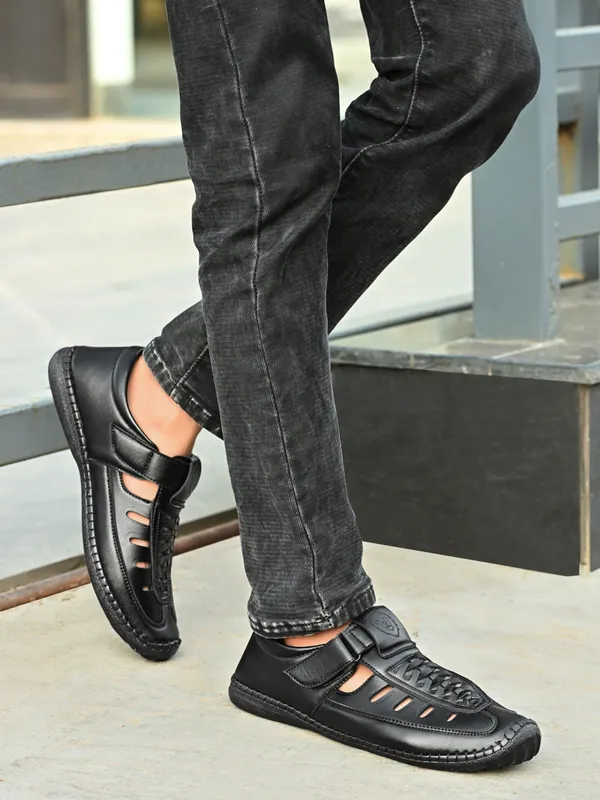 KASTAVA_Men_Sandals_(Black)