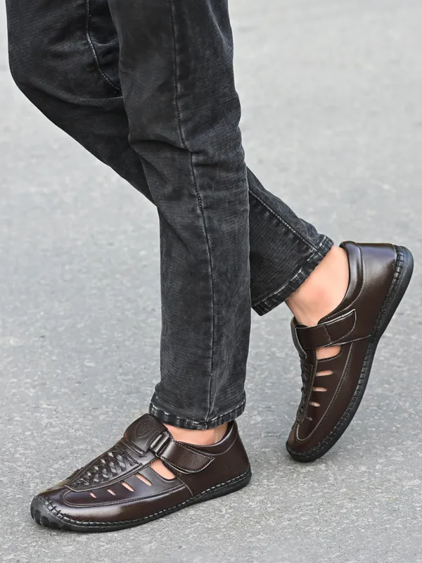 KASTAVA_Men_Sandals_(Brown)