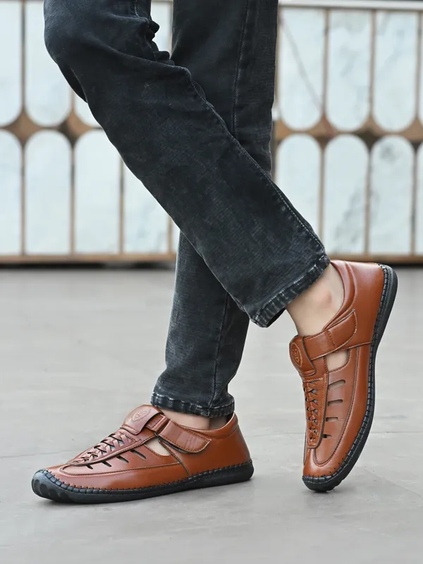 KASTAVA_Men_Sandals_(Tan)