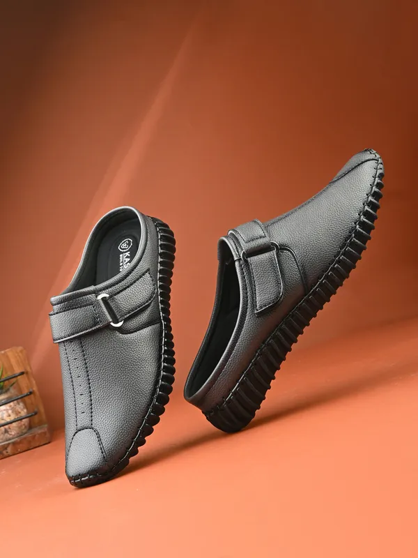 Kastava_ComfortFit_GreyVelcro_Slip-On_for_Men