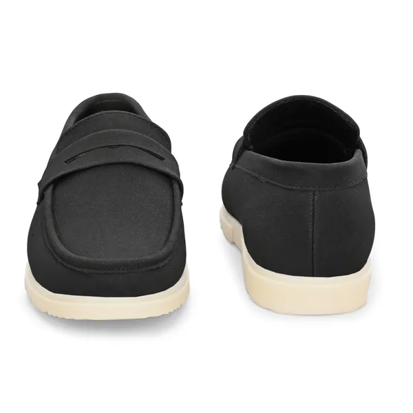 SUEDE_LOAFER_FOR_A_ELEGANT_LOOK