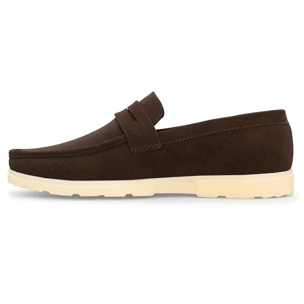 SUEDE_LOAFER_FOR_A_ELEGANT_LOOK