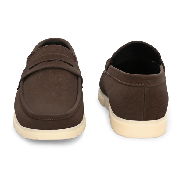 SUEDE_LOAFER_FOR_A_ELEGANT_LOOK