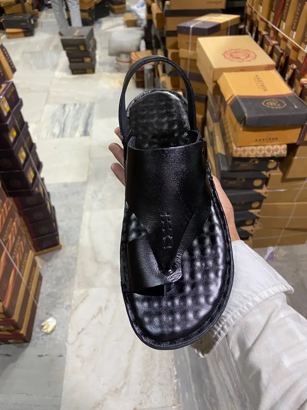 Genuine_leather_sandals_for_a_comfortable_and_durable_wear