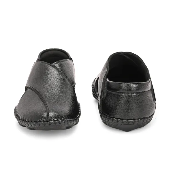 Stylish_Peshawari_sandals_with_cushioned_insoles