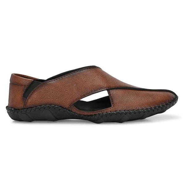 Stylish_Peshawari_sandals_with_cushioned_insoles