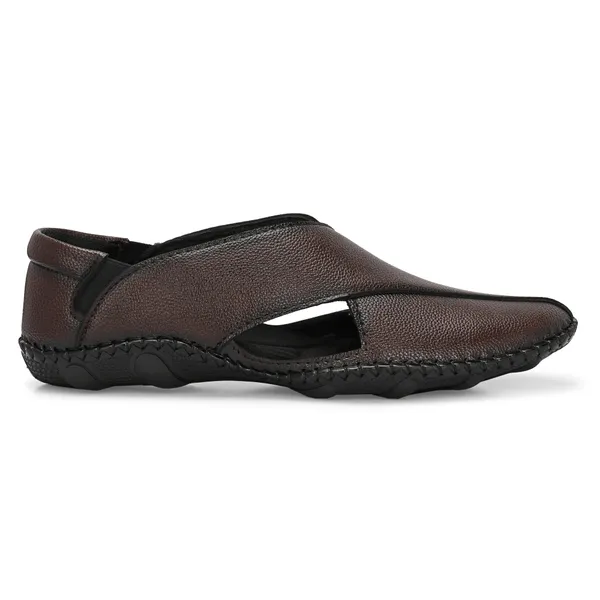 Stylish_Peshawari_sandals_with_cushioned_insoles