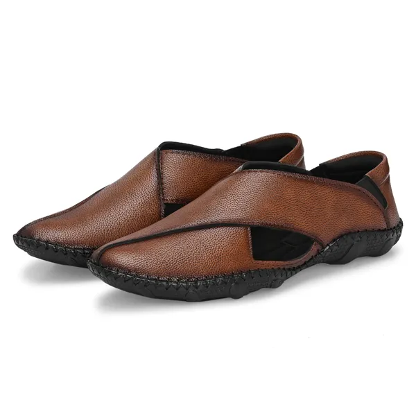 Stylish_Peshawari_sandals_with_cushioned_insoles