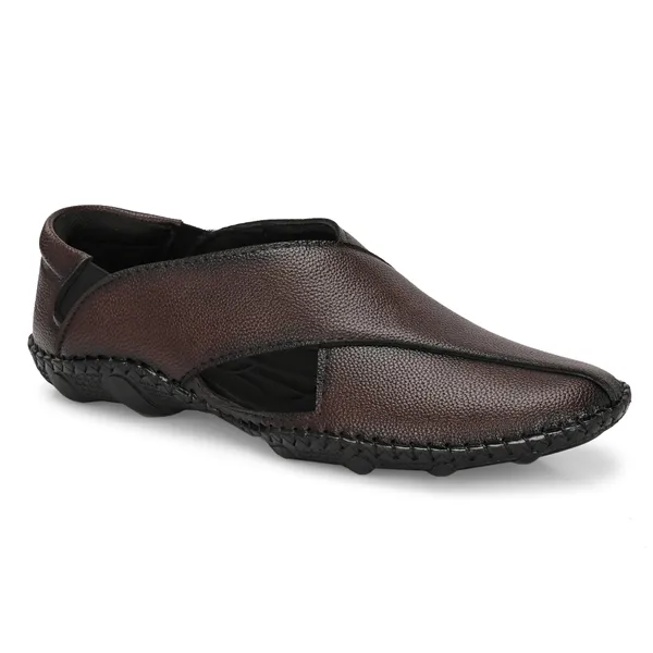 Stylish_Peshawari_sandals_with_cushioned_insoles