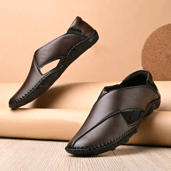 Stylish_Peshawari_sandals_with_cushioned_insoles
