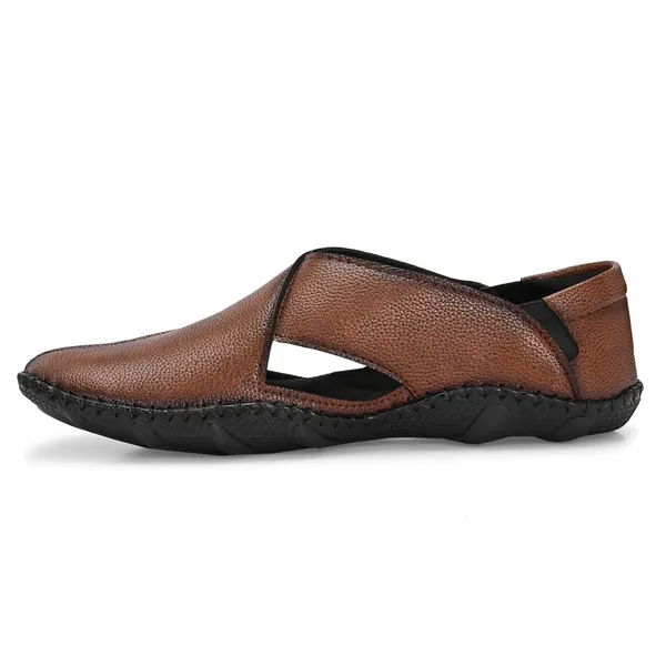 Stylish_Peshawari_sandals_with_cushioned_insoles