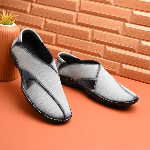 Stylish_Peshawari_sandals_with_cushioned_insoles