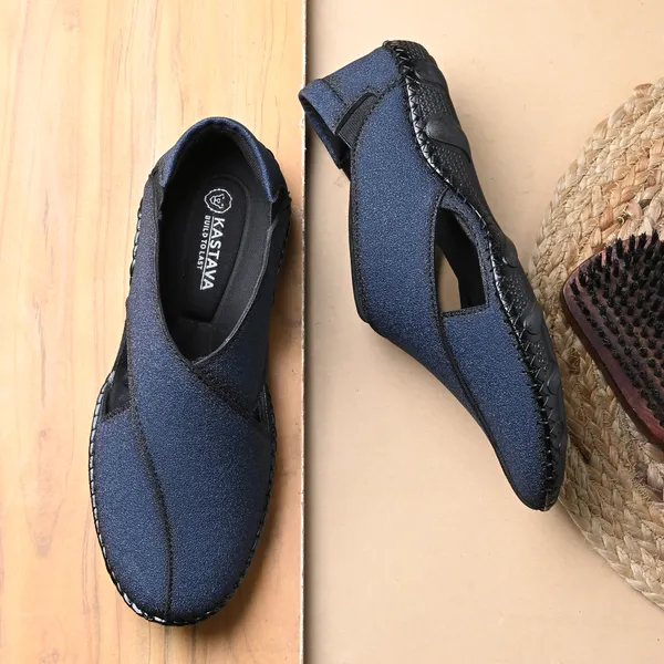 Stylish_Peshawari_sandals_with_cushioned_insoles