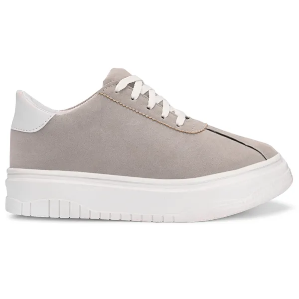 Stylish_sneakers_with_comfortable_insole_for_all_day_use