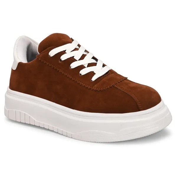 Stylish_sneakers_with_comfortable_insole_for_all_day_use