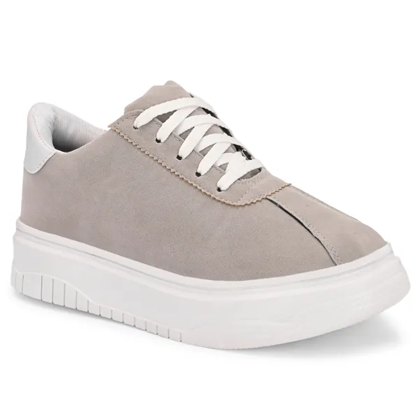 Stylish_sneakers_with_comfortable_insole_for_all_day_use