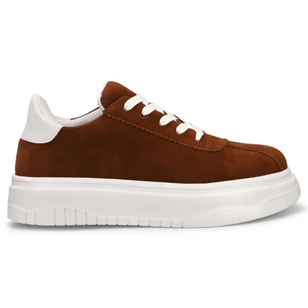 Stylish_sneakers_with_comfortable_insole_for_all_day_use