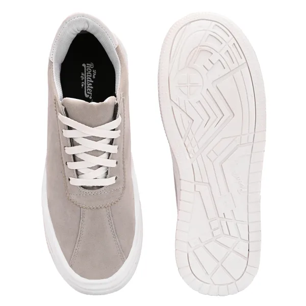 Stylish_sneakers_with_comfortable_insole_for_all_day_use