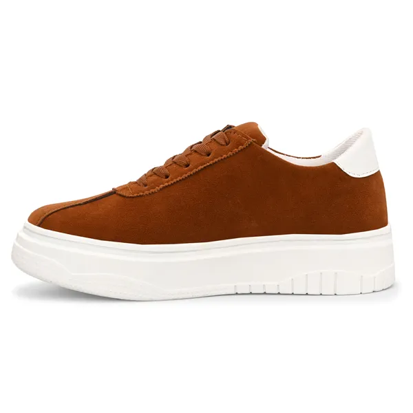 Stylish_sneakers_with_comfortable_insole_for_all_day_use
