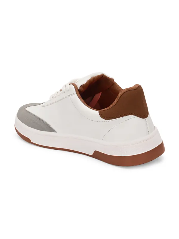 Stylsih_sneakers_for_the_perfect_casual_look