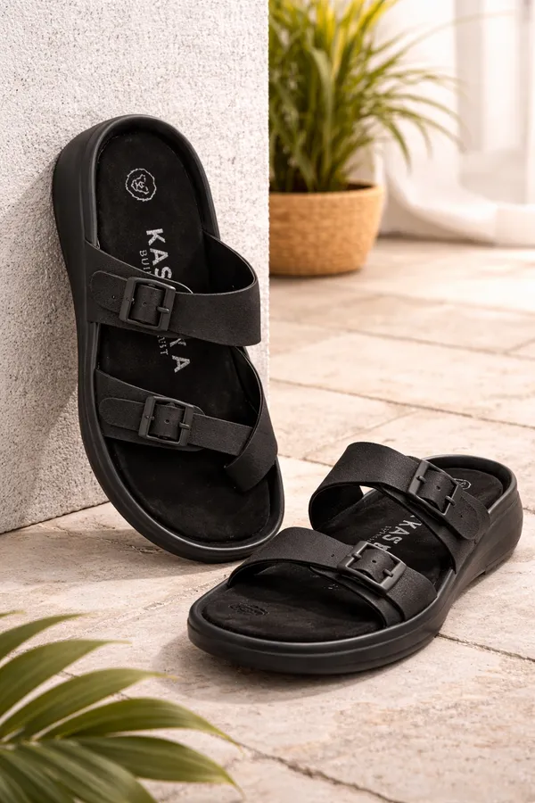 Unisex_comfortable_slippers_with_cushioning_to_support_your_daily_chores