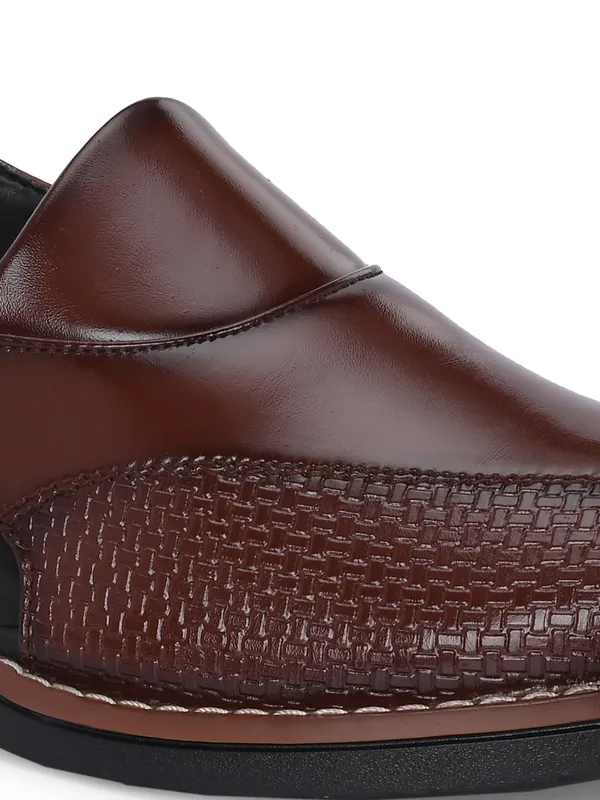 Brown_Premium_Synthetic_Peshawari_Men_Sandals-Kastava