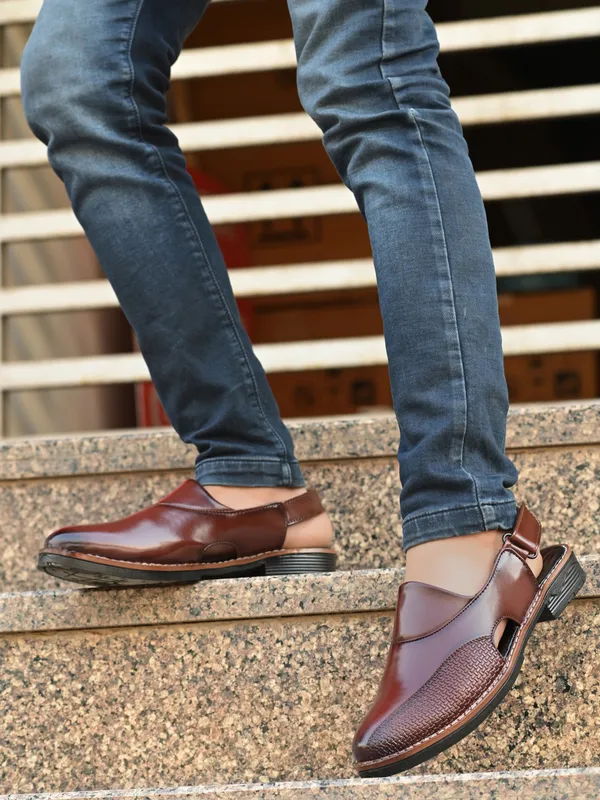 Brown_Premium_Synthetic_Peshawari_Men_Sandals-Kastava