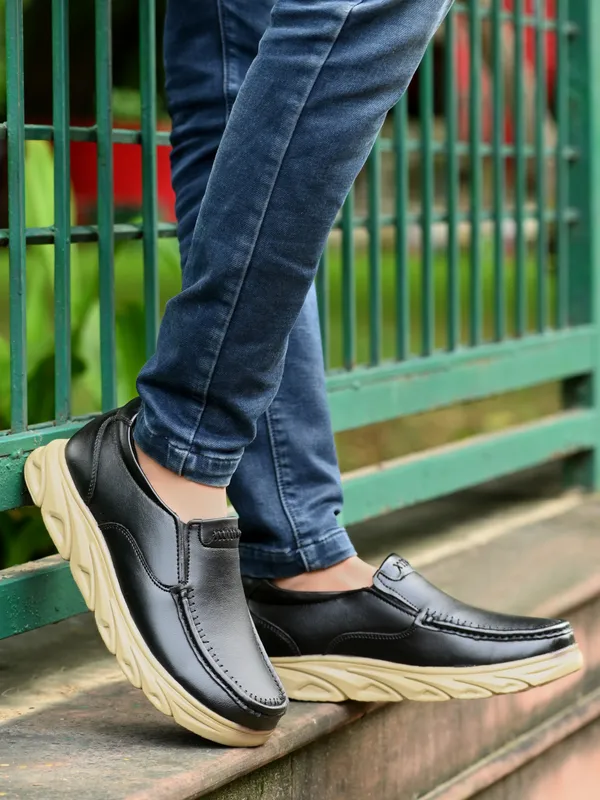 KASTAVA_Premium_Comfortable_Everyday_Edge_Canvas_Shoes_For_Men_(Black)