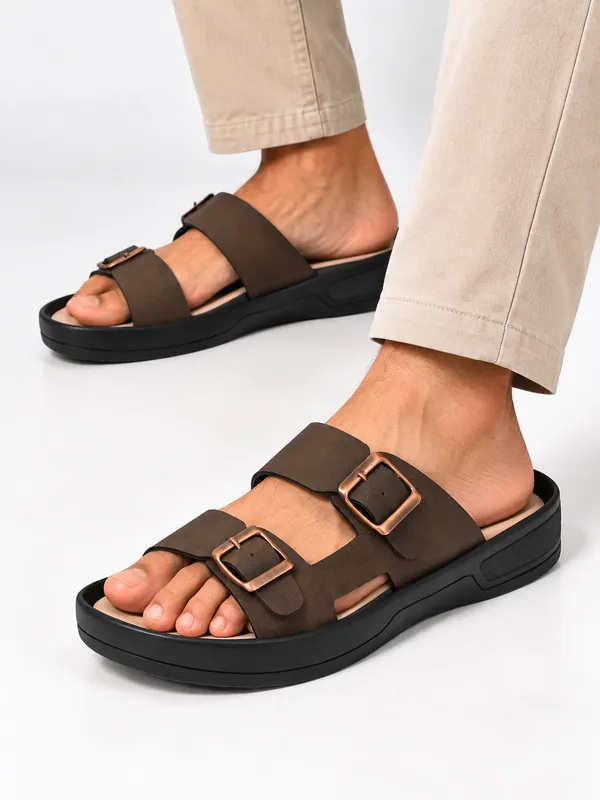 118_Brown_Men_Casual_slippers